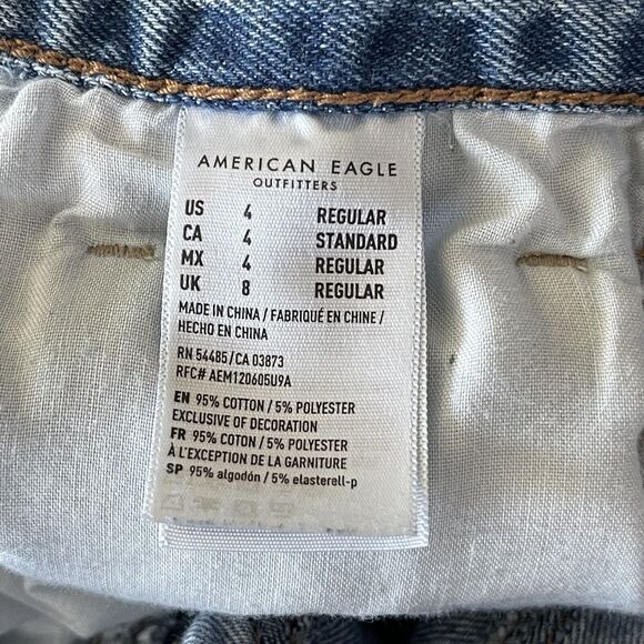 American Eagle SZ 4 Mom Jeans High-Rise Whiskered Distressed Pocket Frayed Hems - Picture 12 of 13